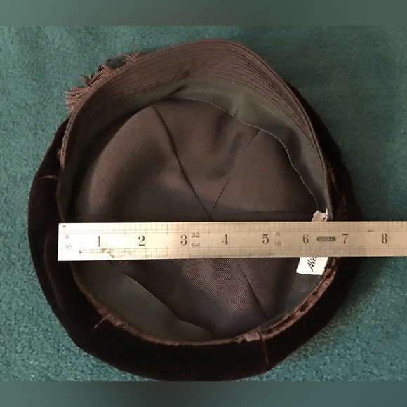 Nicholas Ungar velvet hat - Picture 4 of 5